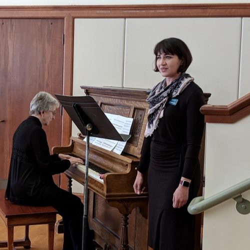 Anjuli Dodhia treats the audience to song