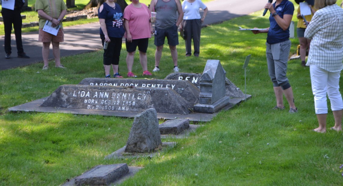 Shows graves at Walla Walla Mt. View Cemetery