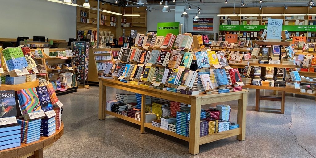 Powell' Books front room in Portland Oregon