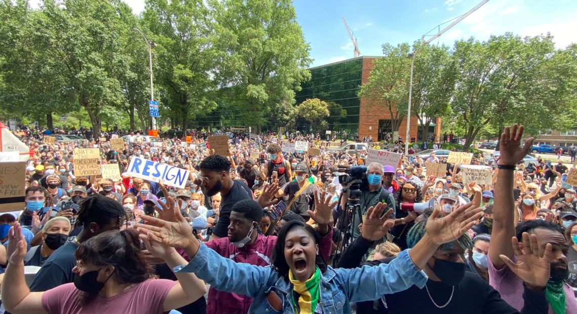 A crowd of about 1,500 people call for the resignation of Richmond Mayor Levar Stoney and Richmond Police Chief Will Smith on June 2 outside of City Hall. CREDIT: Regina H. Boone/Richmond Free Press