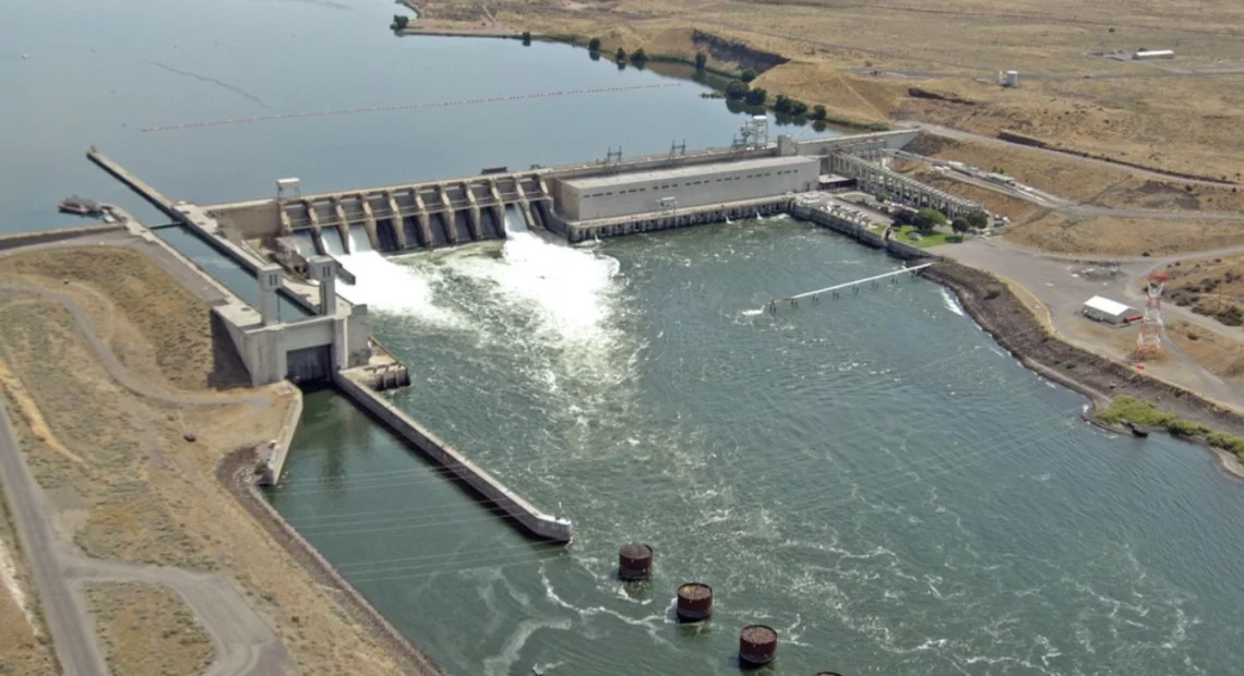 Ice Harbor Dam on the Snake River. Gov. Jay Inslee and U.S. Sen. Patty Murray said removing the four dams on the Lower Snake isn't feasible right now.