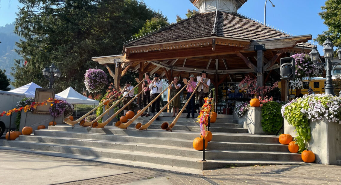 Alphorn ensemble, Leavenworth Oktoberfest 2022