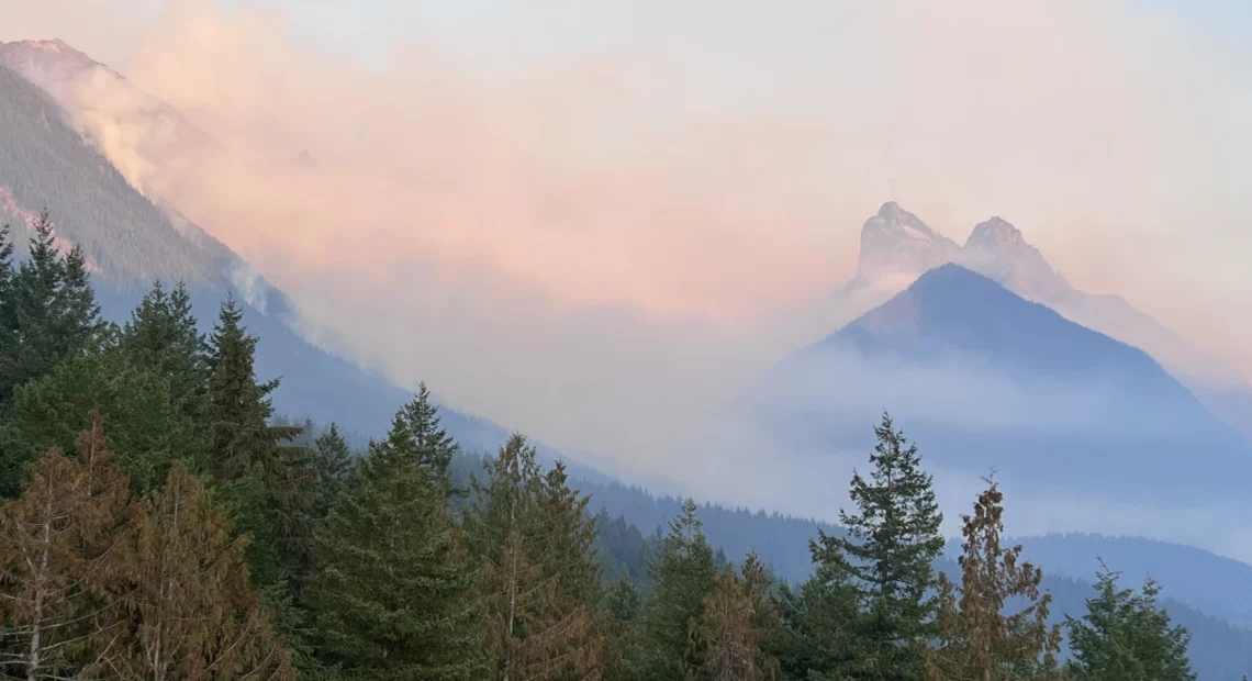 A view of the Bolt Creek Fire from Heybrook Lookout.