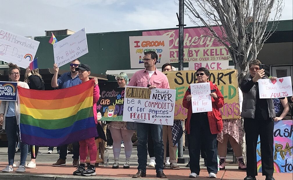 All ages drag shows protests in Richland, WA.