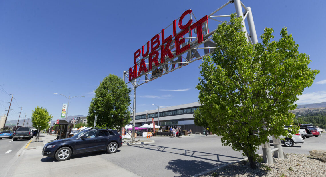 The Wenatchee World Hosts a public forum on drug addiction at Pybus Public Market (Photo Jacob Ford/ The Wenatchee World)