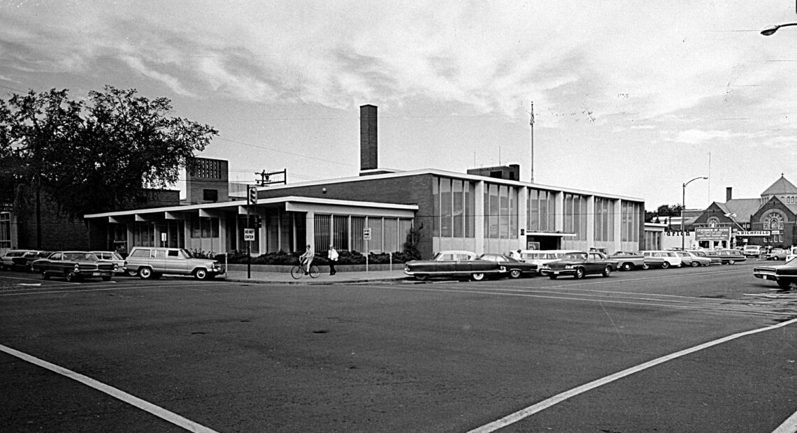 The Yakima Valley Regional Library building in 1959. (Credit: YVL Archives)